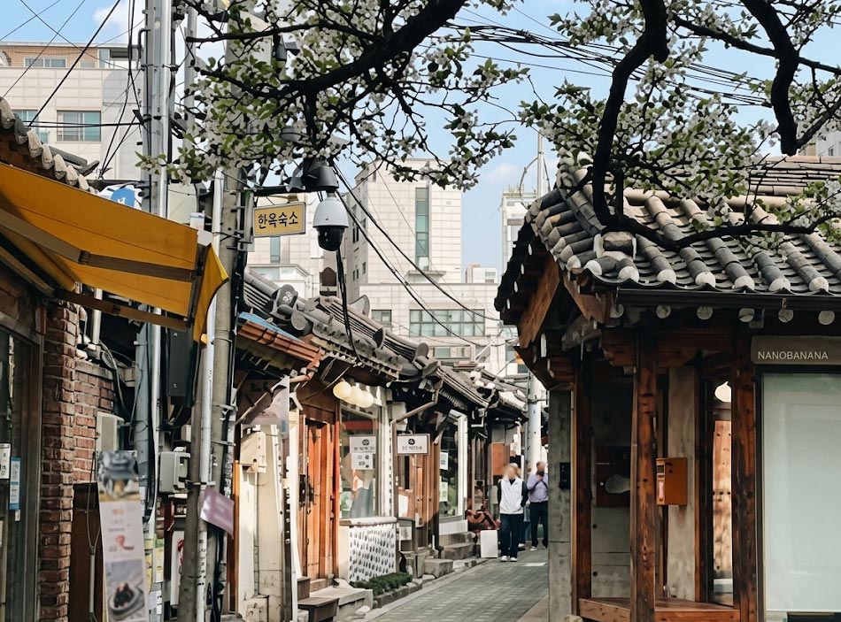 Discovering Ikseon-dong: 6 Must-Visit Hot Spots in Seoul’s Most Charming Neighborhood